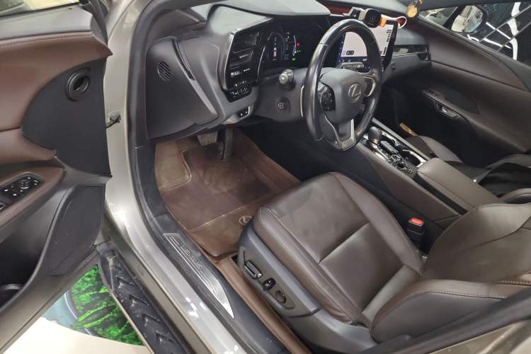 Used Lexus RX New Energy 2023 450h+ Four-Wheel Drive Enjoyment Edition Driver Seat