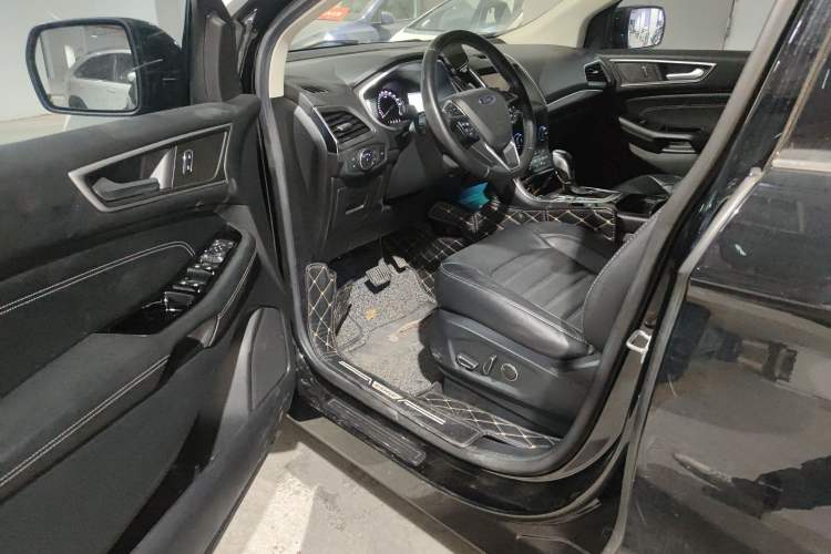 Used Ford Edge 2018 EcoBoost 245 Two-Wheel-Drive Titanium 7-Seater China VI Standard
