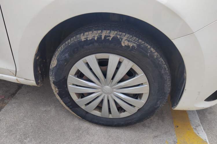 Used Volkswagen Santana 2016 1.6L Automatic Fashion Edition Right Front Wheel Hub