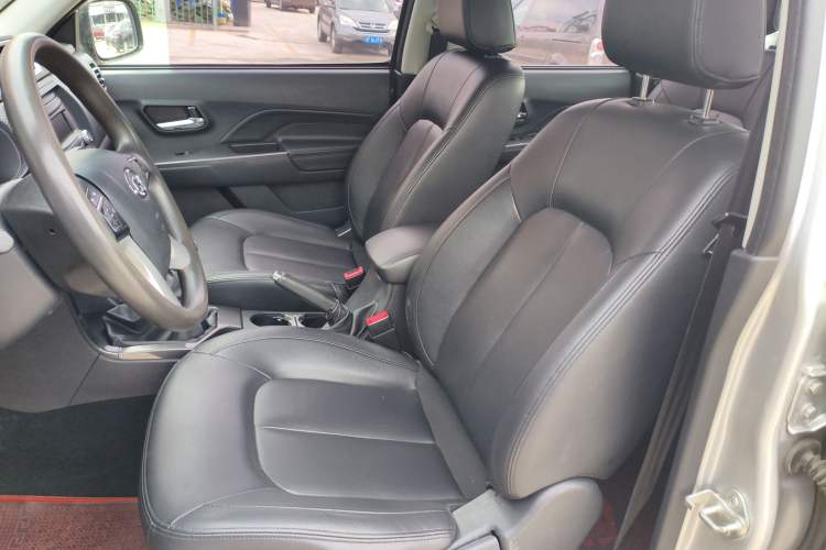 Used Great Wall Wingle 5 2017 2.0T European Version Diesel Two-Wheel Drive Advanced Large Double-Cab GW4D20E