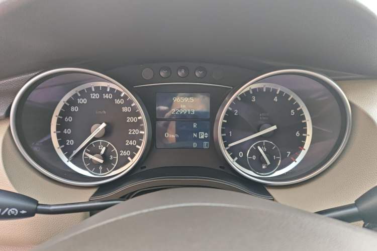 Used Mercedes-Benz R-Class 2014 R 320 4MATIC Luxury Model