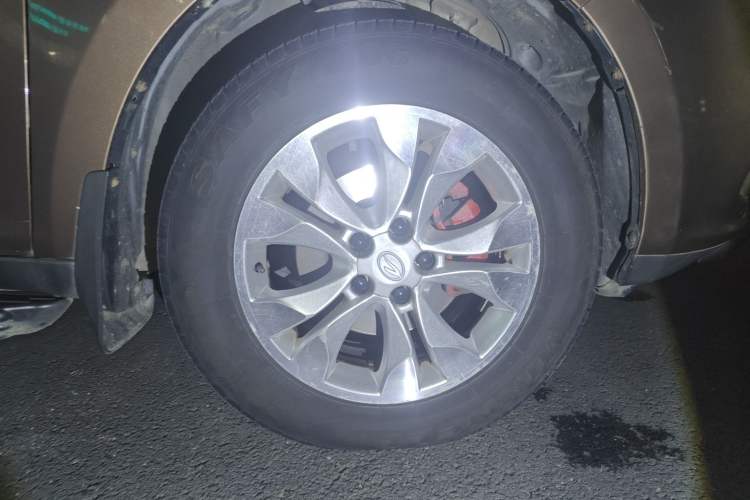 Used Land X5 2013 2.0T Manual Xinghang Edition Right Front Wheel Hub