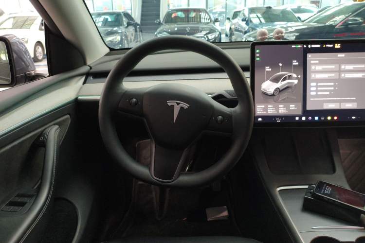 Used Tesla Model Y 2023 Rear-Wheel-Drive Version Steering Wheel