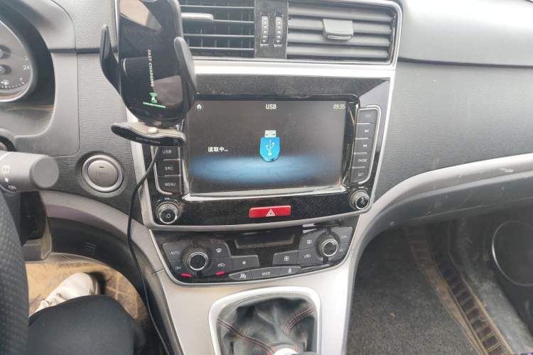 Used Haval M6 2019 1.5T Manual Two-Wheel Drive Elite Version China VI Standard Audio And AC Panel