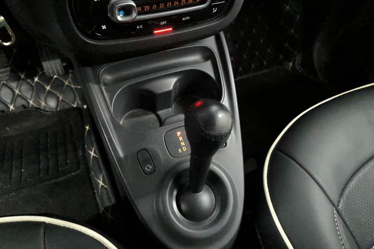 Used smart fortwo 2018 1.0L 52kW Hardtop Passion Edition China V Standard