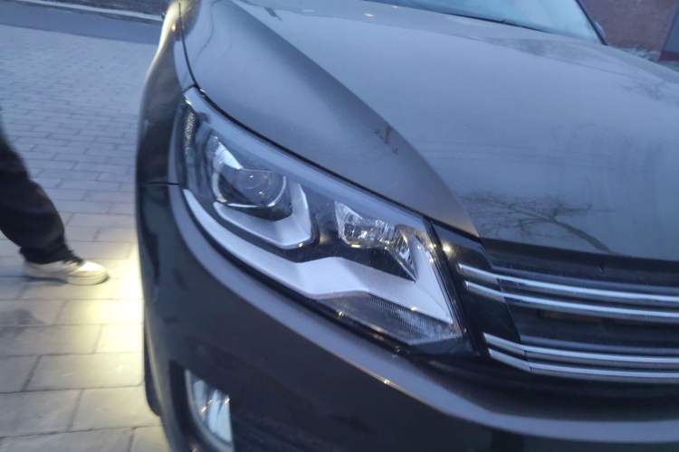 Used Volkswagen Tiguan 2015 1.8TSI Automatic Two-Wheel Drive Luxury Model Right Front Headlight