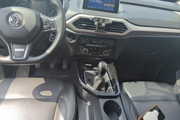 Used Dongfeng Fengon S560 2018 1.8L Manual Urban Model 5 Seats
