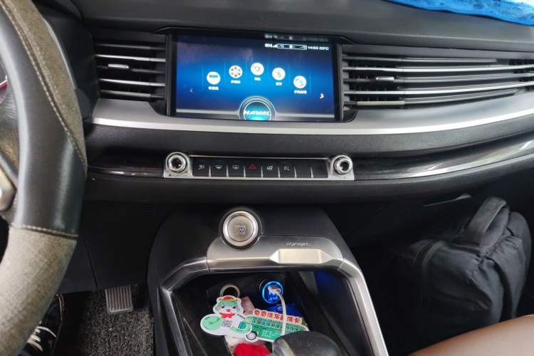 Used Haval H6 2017 Blue Label 1.5T Automatic Two-Wheel Drive ZhiShang Model
