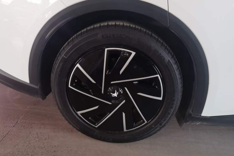 Used ARCFOX Alpha S5 2025 560PRO 185kW