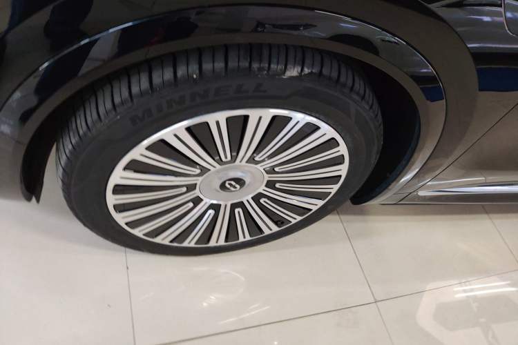 Used Hima AITO M8 2025 Extended-Range Max+ Version 53.4 kWh 6-Seater Edition
