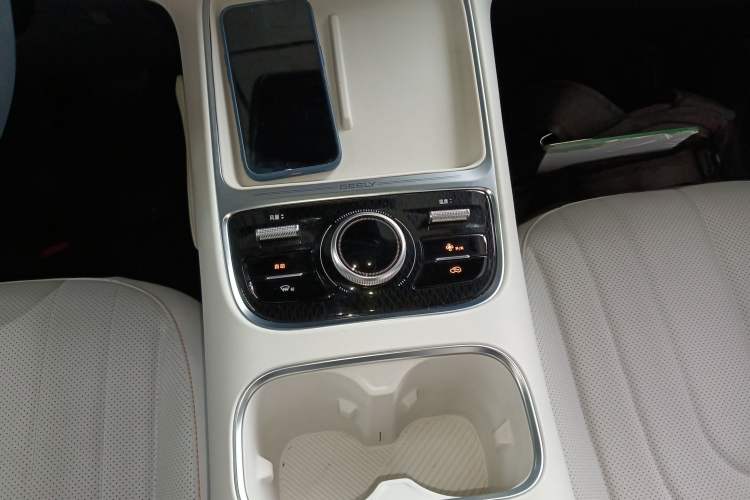 Used Geely Galaxy Galaxy Xingjian 7 EM-i 2025 120km Exploration+ Version
