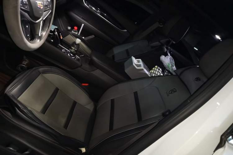 Used Cadillac XT5 2021 2.0T Four-Wheel Drive Luxury Version Left Front Seat