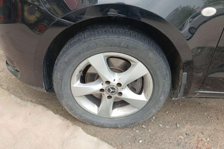 Used Mercedes-Benz Vito 2018 2.0T Elite Version 7 Seats China V Emission Standard Left Front Wheel Hub