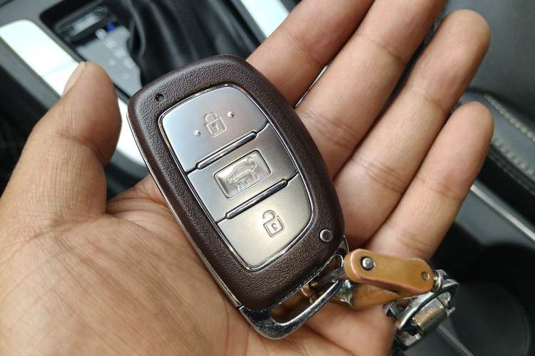 Used Hyundai Elantra (6th Generation / Lingdong) 2016 1.6L Automatic ZhiXuan – Elite Version