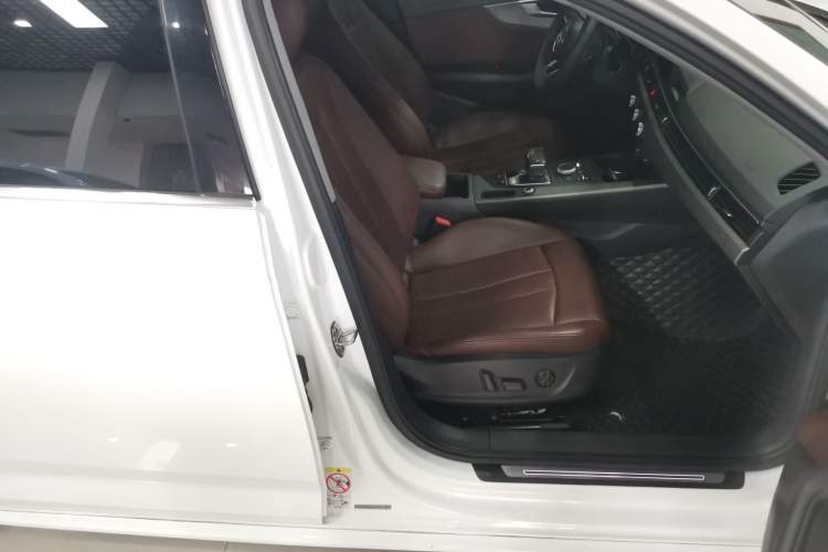 Used Audi A4L 2019 40 TFSI Ambition China VI
