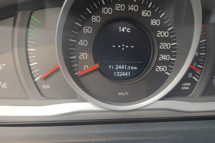 Used Volvo V60 2014 Facelift T5 Zhiyi Edition
