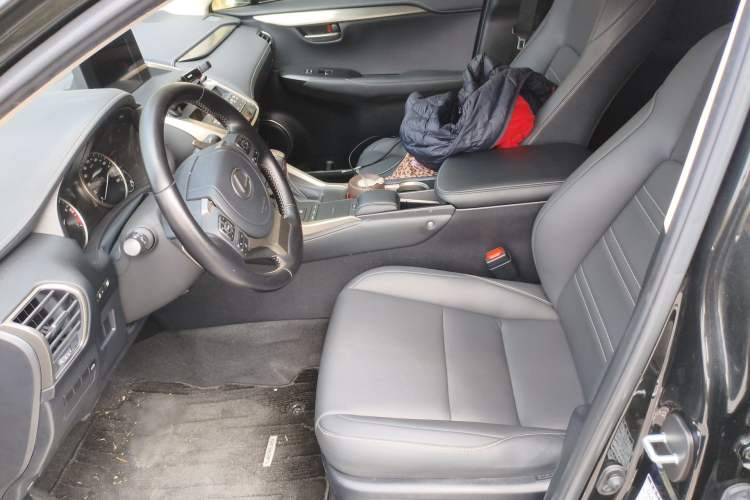 Used Lexus NX 2020 200 Front-Wheel Drive Vmotion Edition China VI Standard
