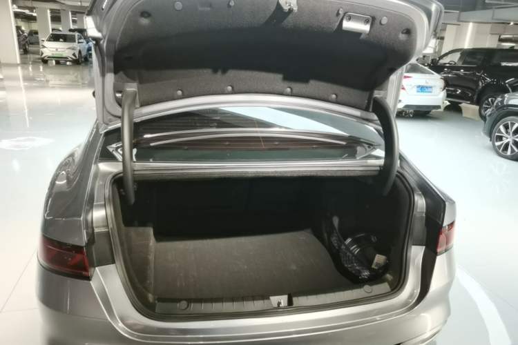Used BYD Qin PLUS 2023 Champion Edition DM-i 120KM Leading Model
