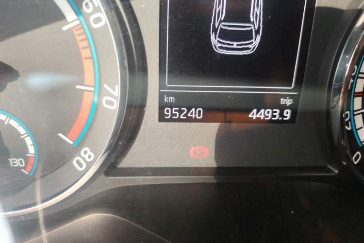 Used Skoda Karoq 2019 TSI280 Smart Drive Deluxe Edition China VI Standard Odometer Close Up