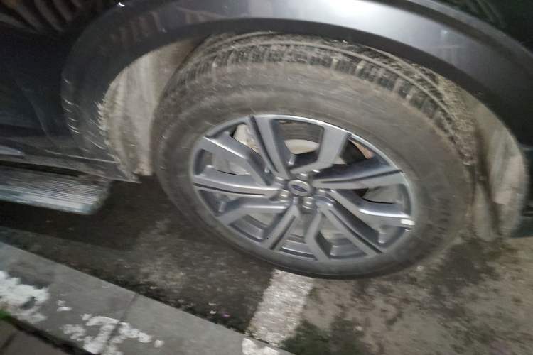 Used Ford Explorer 2023 EcoBoost 285 Four-Wheel Drive Titanium Edition 7-Seater Right Front Wheel Hub