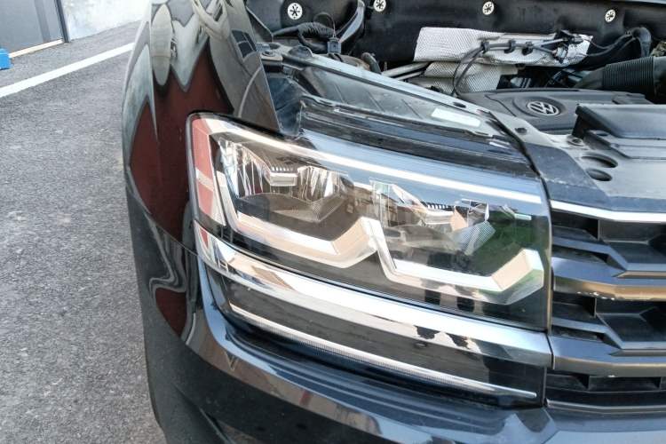 Used Volkswagen Teramont 2017 380TSI Four-Wheel Drive Luxury Edition Right Front Headlight