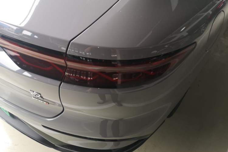 Used BYD Han 2025 DM-i 125KM LiDAR-Powered Intelligent Driving Model Exterior 3