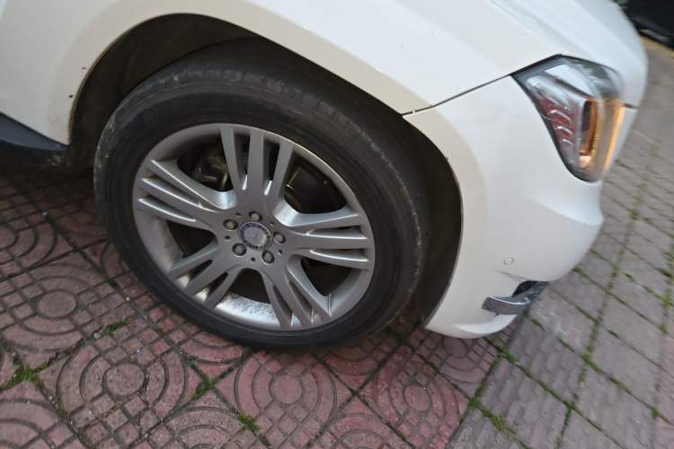 Used Mercedes-Benz GLK-Class 2013 GLK 300 4MATIC Dynamic Edition Right Front Wheel Hub