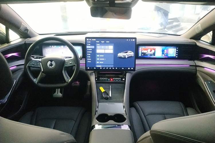 Used Denza Z9 2024 1100 km Four-Wheel Drive Max Version