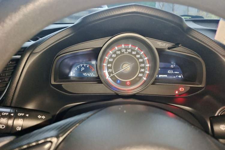 Used Mazda 3 Axela 2014 Sedan 1.5L Automatic Luxury Model