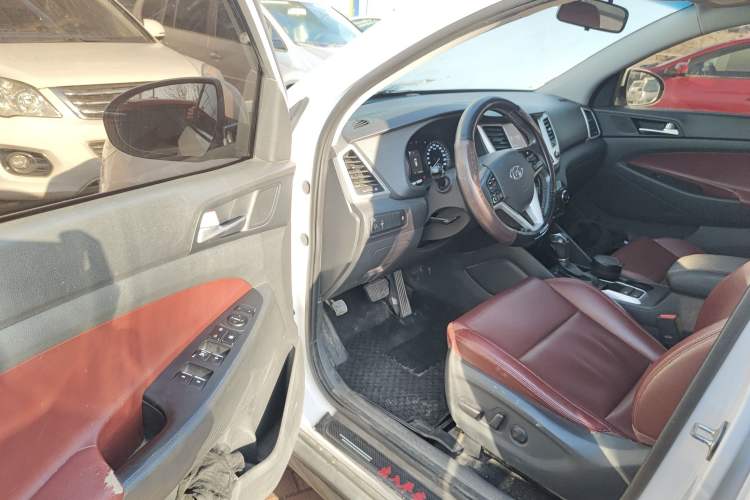 Used Hyundai Tucson 2018 1.6T Dual-Clutch Two-Wheel Drive 15th Anniversary Special Edition