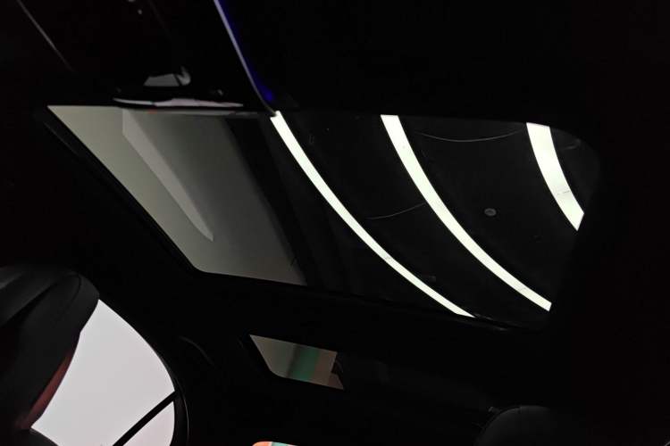 Used Mercedes-Benz C-Class 2024 Facelifted C-Class 260 L Night Edition Sports Version Headliner