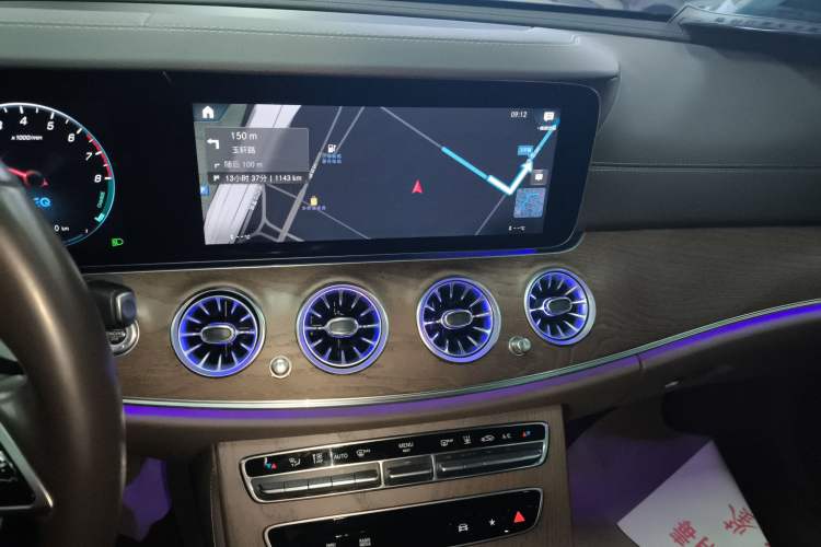 Used Mercedes-Benz E-Class New Energy 2022 Restyled E 350 e L Plug-in Hybrid Sports Sedan Audio And AC Panel