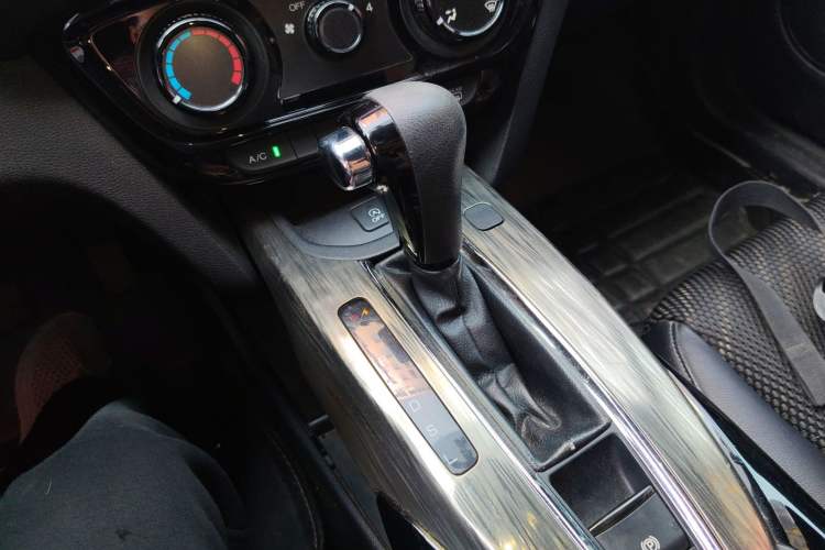 Used Honda XR-V 2015 1.8L EXi CVT Comfort Version
