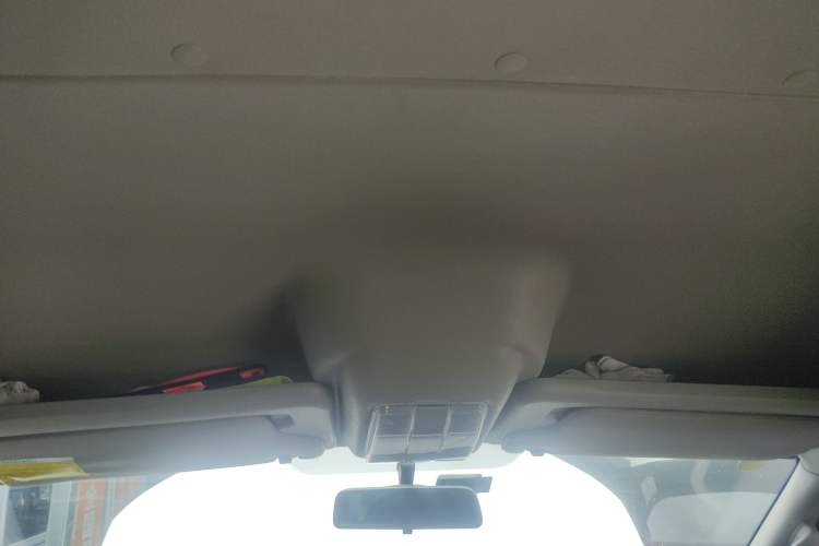 Used SAIC MAXUS Xintu V80 2023 2.0T AMT Classic Aoyuntong Power Version Long Wheelbase Mid-Roof Design 6/7/8/9-Seater