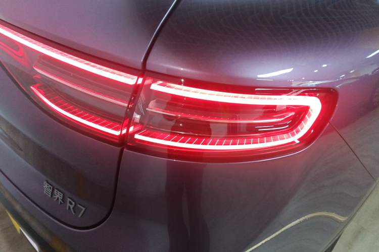 Used Hima Luxeed R7 2025 Range-Extended Version 251 km Max
