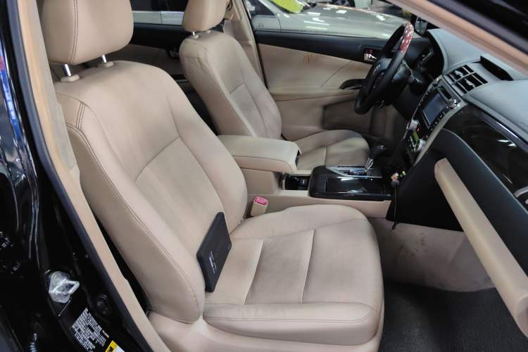 Used Toyota Camry 2012 Luxurious Edition 2.5HG Zunrui