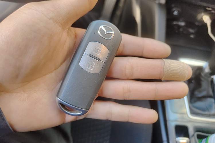 Used Mazda CX-5 2015 2.0L Automatic Two-Wheel Drive Urban Version
