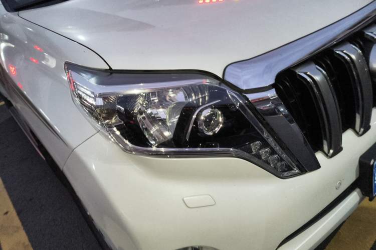 Used Toyota Prado 2016 3.5L Automatic VX NAVI Right Front Headlight