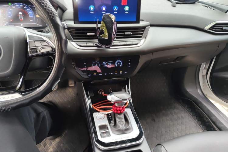 Used Dongfeng Aeolus Yixuan 2020 230T Automatic Cool Edition Audio And AC Panel