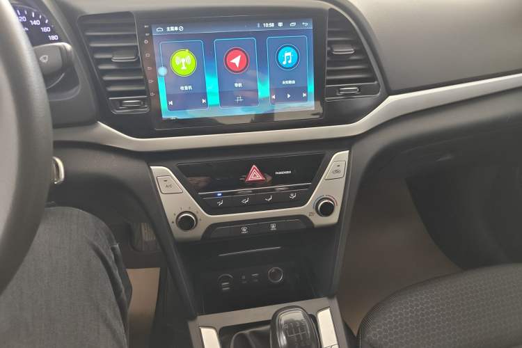 Used Hyundai Elantra (6th Generation / Lingdong) 2016 1.6L Manual ZhiXuan·Youth Edition Audio And AC Panel