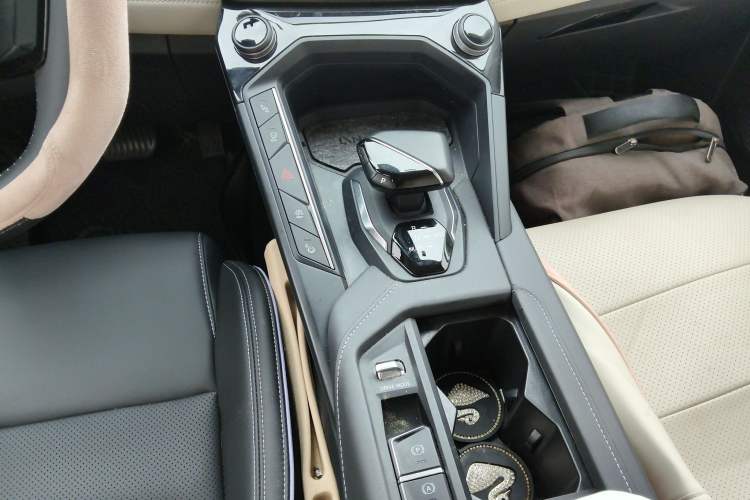 Used Lynk & Co 06 2023 Remix 1.5T Shero
