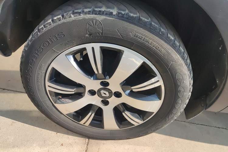 Used Renault Captur 2015 1.2T Automatic Standard Edition Right Rear Wheel Hub