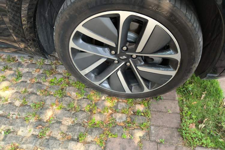 Used Li Auto L9 2024 Ultra Model Right Front Wheel Hub