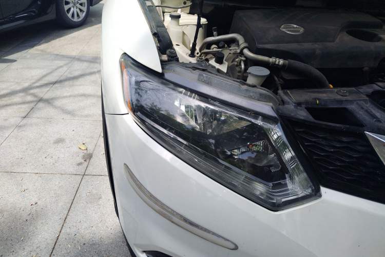 Used Nissan X-Trail 2014 2.0L CVT Comfort Edition 2WD Right Front Headlight