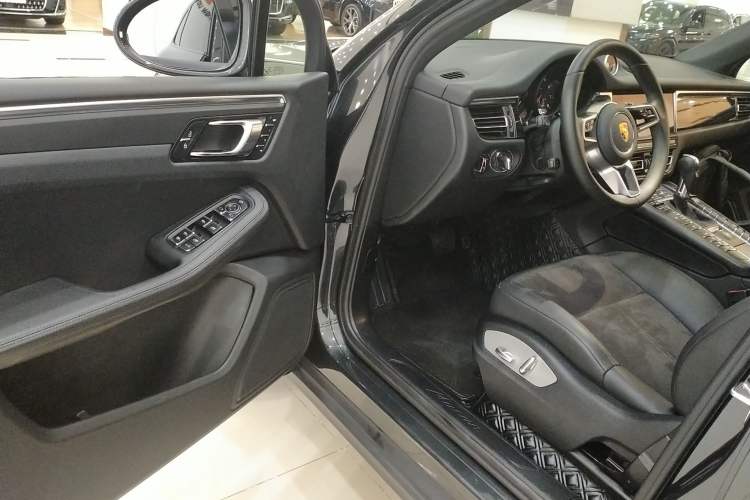 Used Porsche Macan 2021 Macan 2.0T

