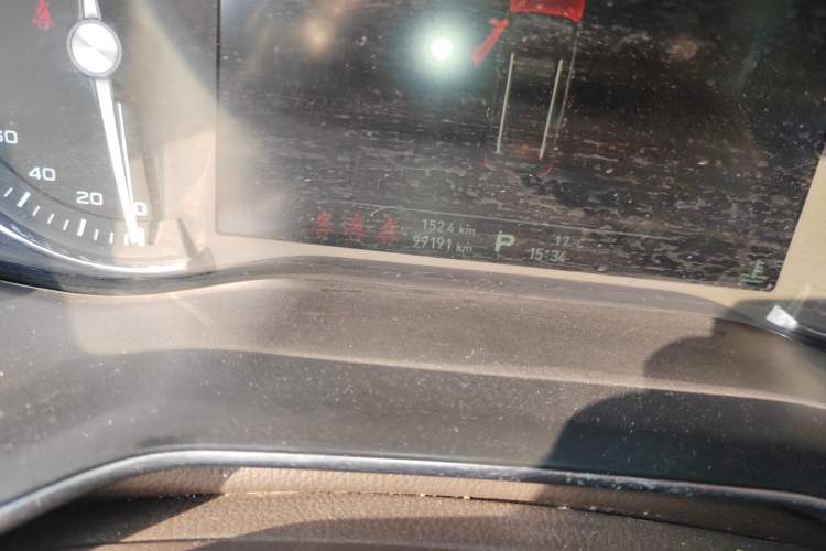 Used Roewe RX8 2018 30T Smart Connectivity Two-Wheel Drive Flagship Edition