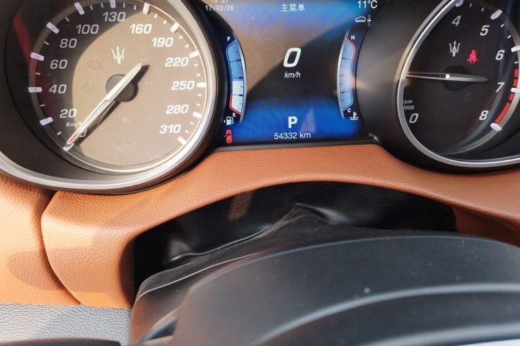 Used Maserati Levante 2016 3.0T Standard Edition Odometer Close Up