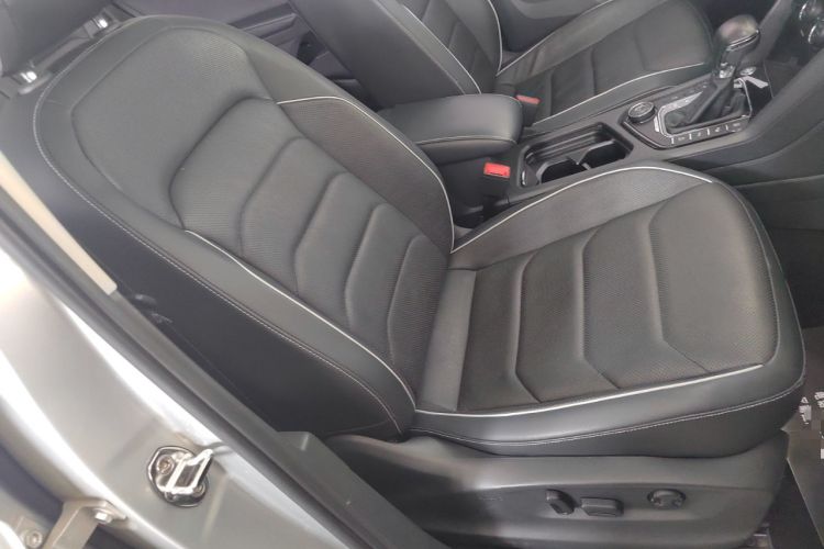 Used Volkswagen Tiguan L 2017 380TSI Automatic All-Wheel-Drive Flagship Edition Right Front Seat