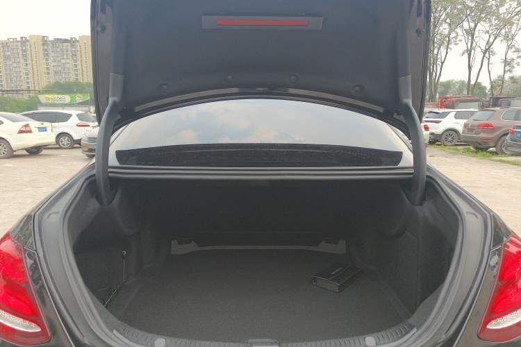 Used Mercedes-Benz E-Class 2019 Facelifted E 300 L Stylish Version Trunk