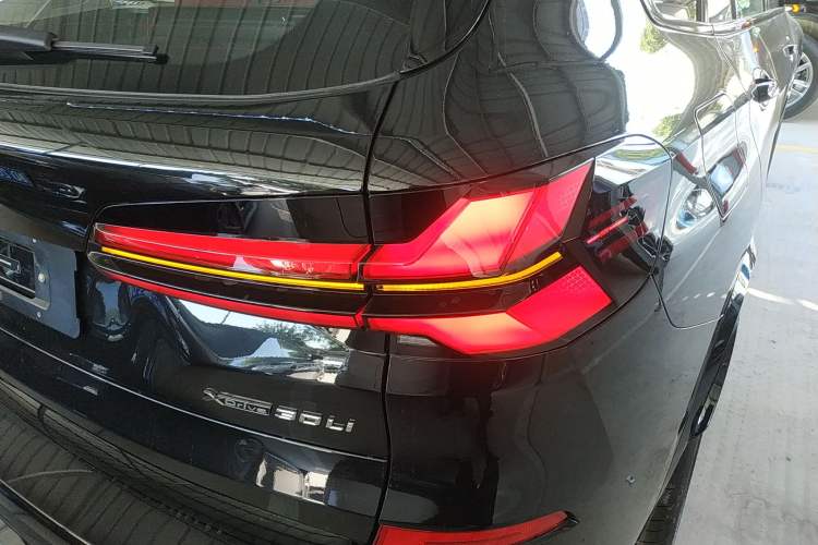 Used BMW X5 2025 Model, xDrive 30Li Prestige M Sport Night Package
